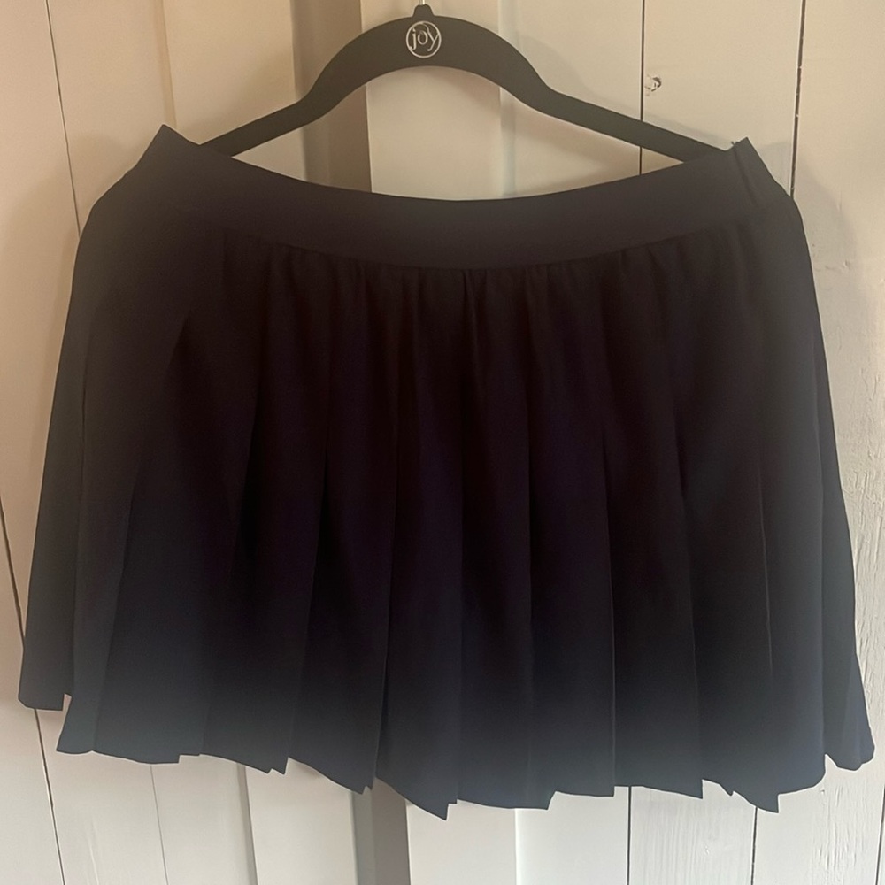 New Navy pleated tennis active skirt size L